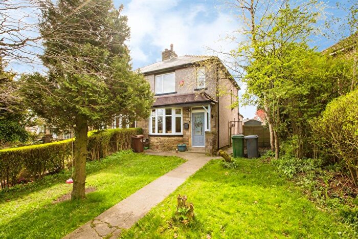 3 Bedroom Semi Detached House For Sale In Brighouse Road, Queensbury, Bradford, BD13