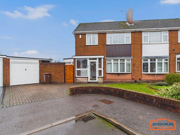 3 Bedroom Semi Detached House To Rent In Dovedale Avenue, Pelsall, WS3