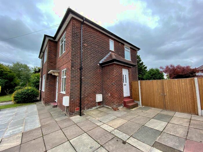 2 Bedroom Apartment To Rent In Dane Road, Sale, M33