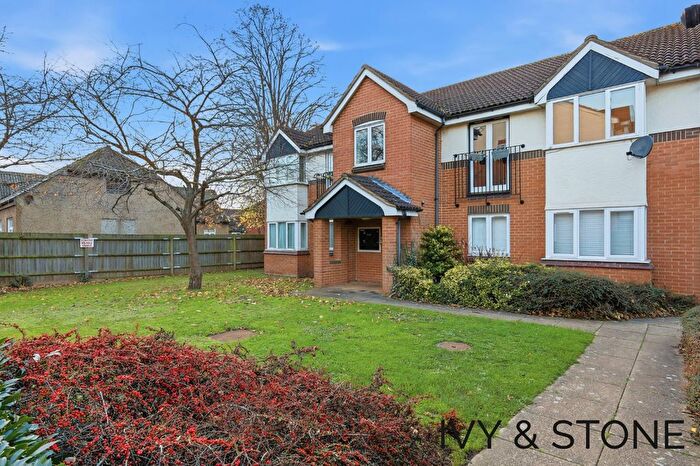 2 Bedroom Flat For Sale In Sparks Close, Dagenham, RM8