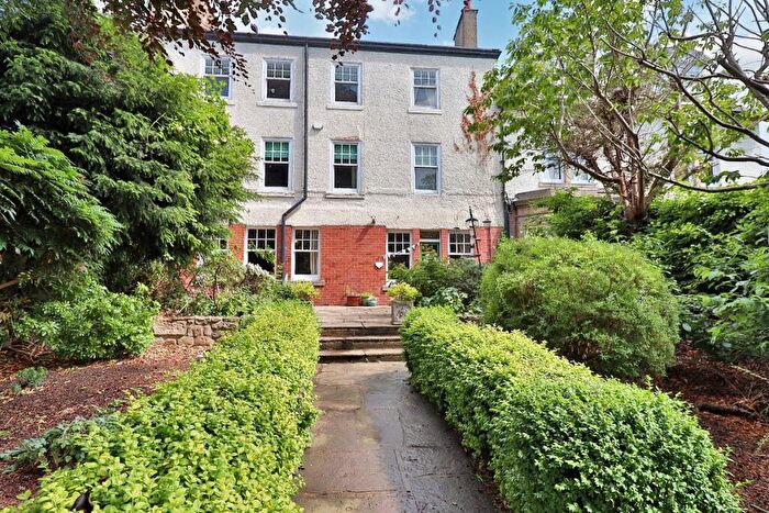 8 Bedroom Terraced House For Sale In Newton House, DL2