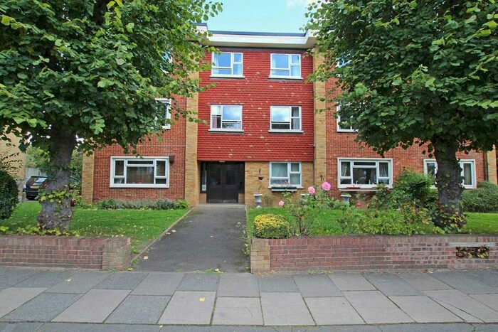 2 Bedroom Flat To Rent In Greenlea Park, Prince Georges Road, Colliers Wood, London, SW19