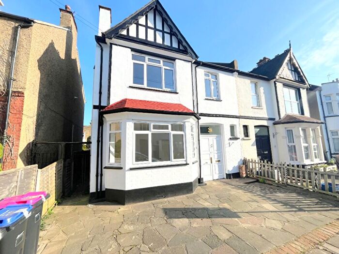 4 Bedroom Semi Detached House To Rent In Cotswold Road, Westcliff-On-Sea, Essex, SS0