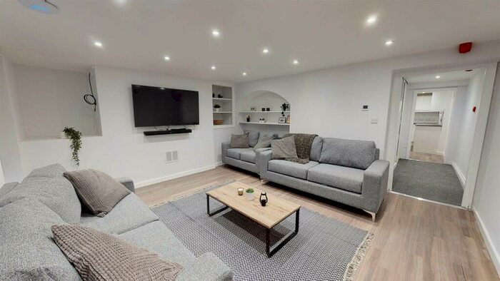 11 Bedroom House To Rent In Guinea Street, Bristol, BS1