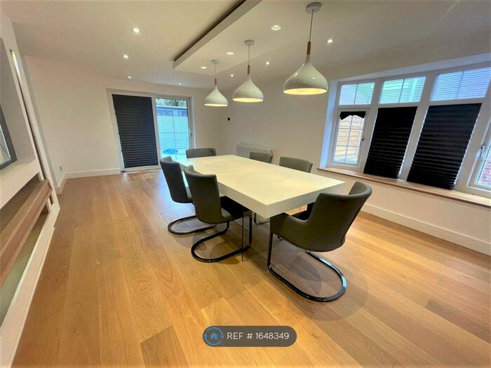 4 Bedroom Detached House To Rent In Stanley Road, Chapeltown, Sheffield, S35