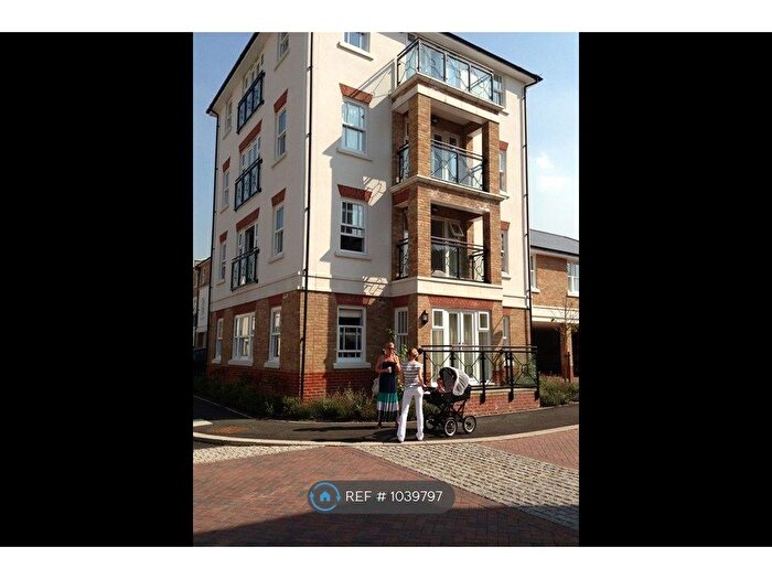 2 Bedroom Flat To Rent In Holford Way, Putney, SW15