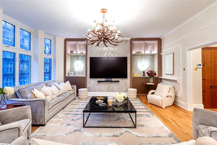 4 Bedroom Flat To Rent In Bickenhall Street, Marylebone, W1U