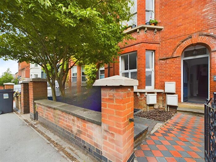 2 Bedroom Flat To Rent In Walsworth Road, Hitchin, Hertfordshire, SG4