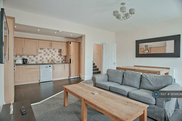 6 Bedroom Semi-Detached House To Rent In Grosvenor Place, Newcastle Upon Tyne, NE2