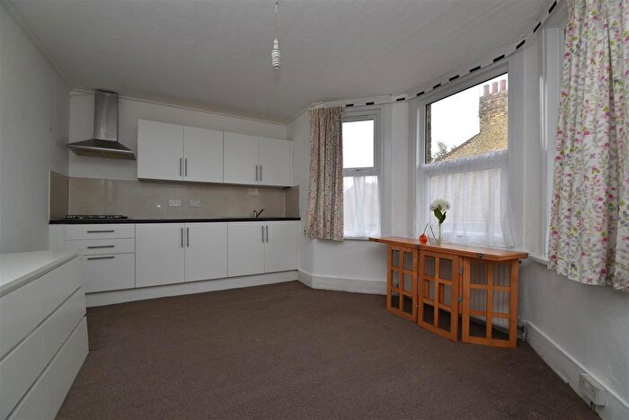 Studio To Rent In Nether Street, North Finchley, N12