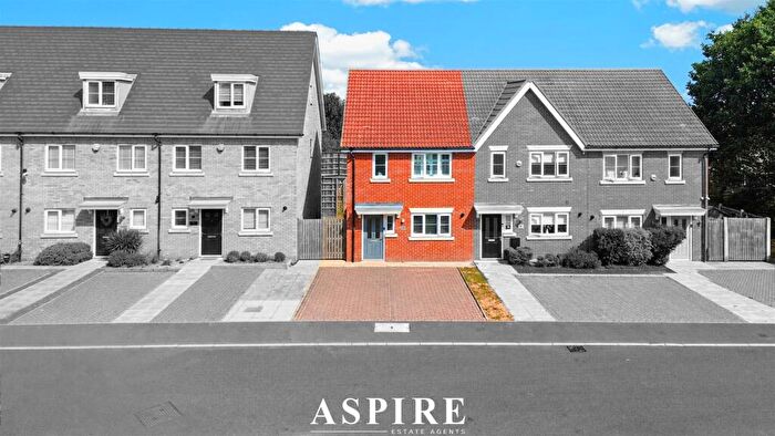 3 Bedroom End Of Terrace House For Sale In Warwick Crescent, Basildon, SS15