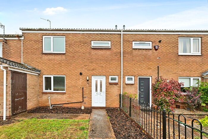 3 Bedroom Terraced House For Sale In Spruce Gardens, Nottingham, NG6
