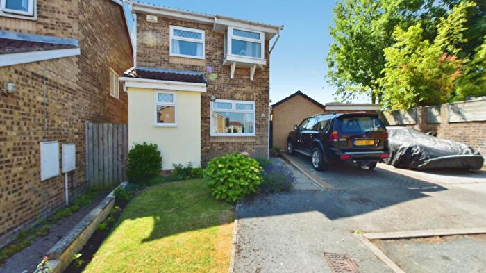 3 Bedroom Detached House For Sale In Gaunt Close, Bramley, Rotherham, South Yorkshire, S66
