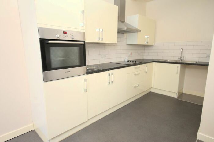 2 Bedroom Flat To Rent In High Greave Court, Sheffield, S5