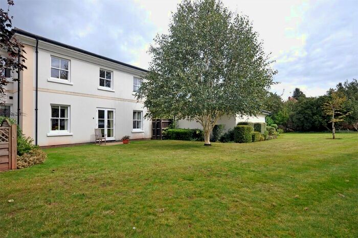 2 Bedroom Flat To Rent In The Park, Cheltenham, Gloucestershire GL50