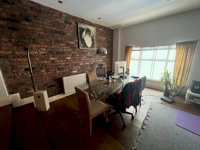 3 Bedroom Flat To Rent In Regents Court, Oldham Street, Manchester, City Centre, Manchester, M1