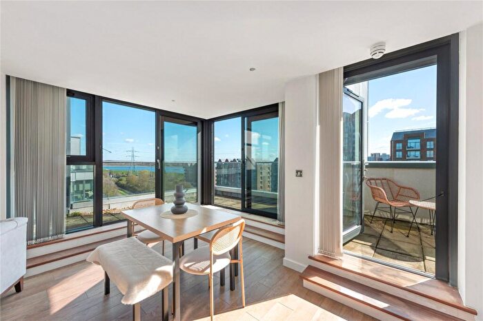 2 Bedroom Apartment For Sale In Kingfisher Heights, Waterside Way, London, N17