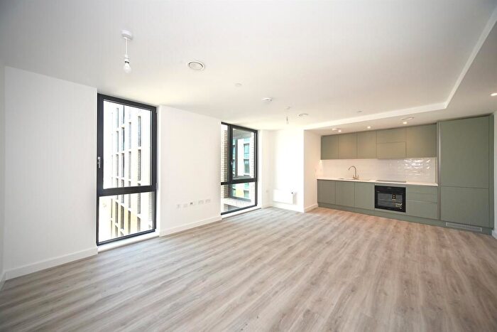 Studio To Rent In Calibra Court, Kimpton Road, Luton, LU2