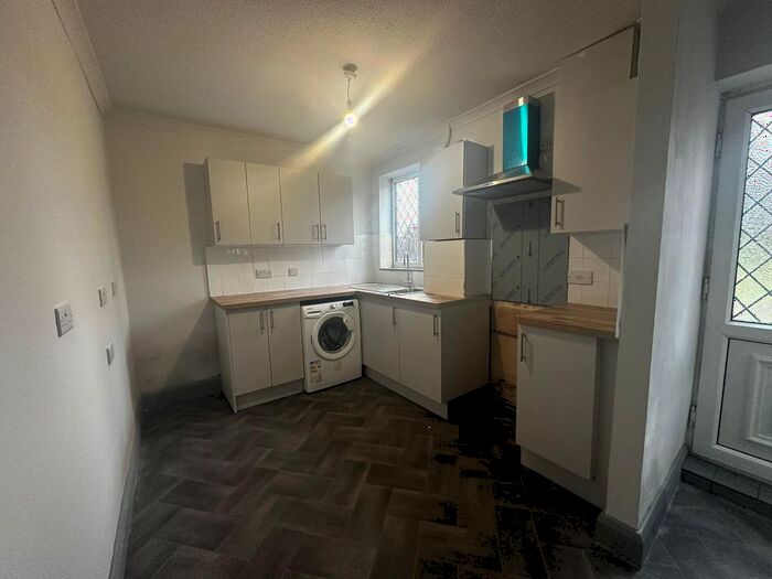 3 Bedroom Terraced House To Rent In Wood View Avenue, Castleford, WF10