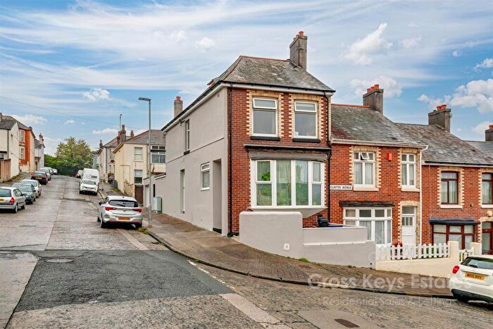 3 Bedroom Apartment For Sale In Kelvin Avenue, Lipson, PL4