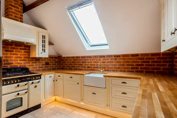 4 Bedroom Triplex To Rent In Maple Road Surbiton, KT6