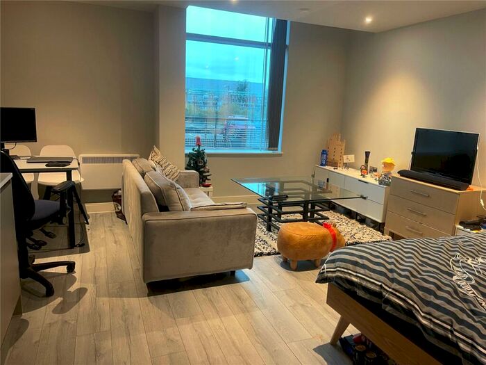 Apartment To Rent In Thames Valley, Wokingham Road, Bracknell, Berkshire, RG42