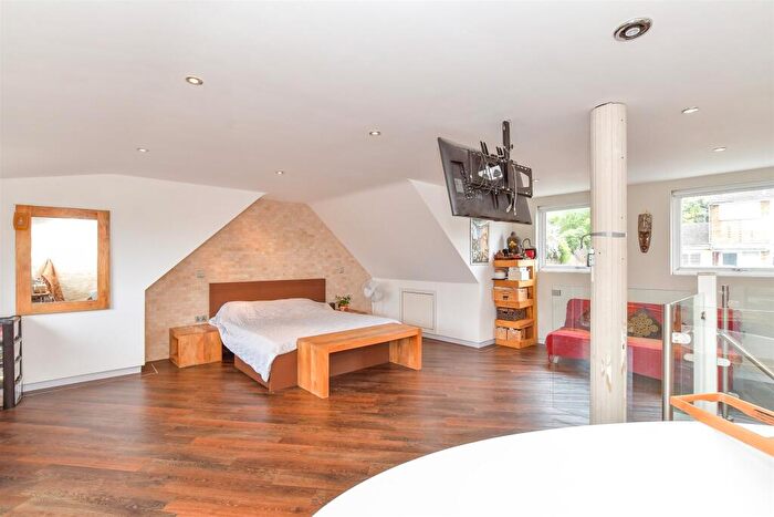 3 Bedroom Detached Bungalow For Sale In Carlton Road, Fareham, Hampshire, PO16