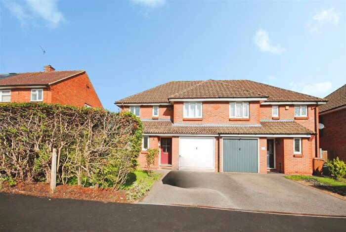 3 Bedroom Semi-Detached House To Rent In Northwick Road, Watford, WD19