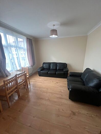 3 Bedroom Flat To Rent In Church Road, Leyton, E10