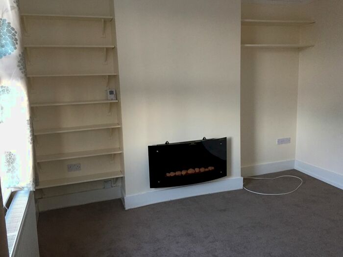 2 Bedroom Flat To Rent In Norcot Road, Tilehurst, Reading, RG30