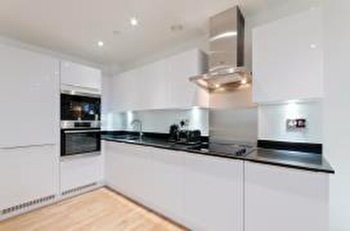 2 Bedroom Apartment To Rent In Cityview Point, Leven Road, London, E14