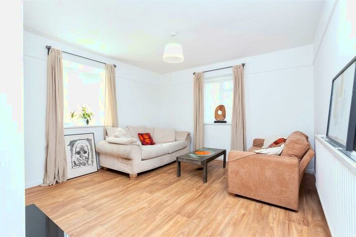 1 Bedroom Ground Flat To Rent In Seeley Drive, Sydenham, SE21