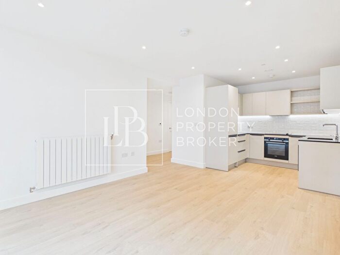 1 Bedroom Flat To Rent In Dray House, Lombard Square, SE28