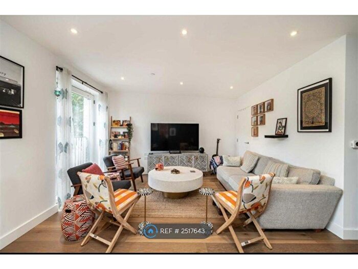 2 Bedroom Maisonette To Rent In Galvin House, London, SE10