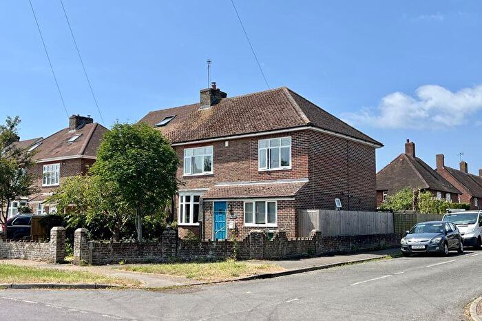4 Bedroom Semi-Detached House For Sale In Brooks Lane, Chichester, PO18