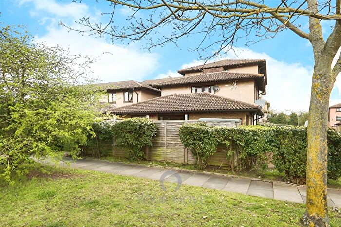 2 Bedroom Flat To Rent In Eastgate Close, London, SE28