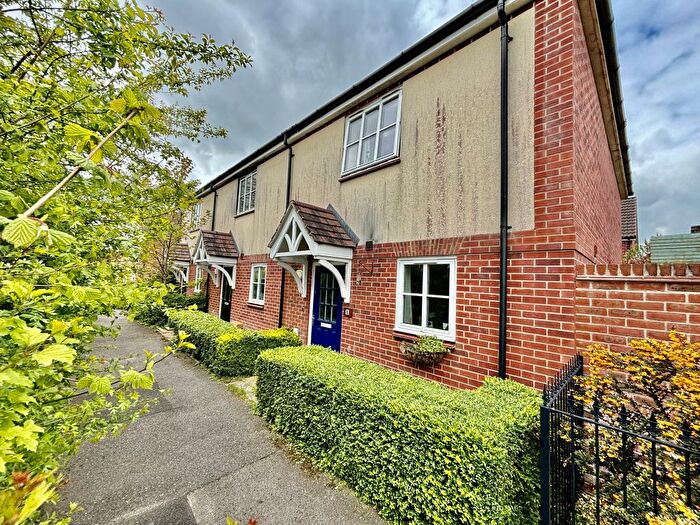 2 Bedroom End Of Terrace House For Sale In Caldwell Close, Shaftesbury, SP7