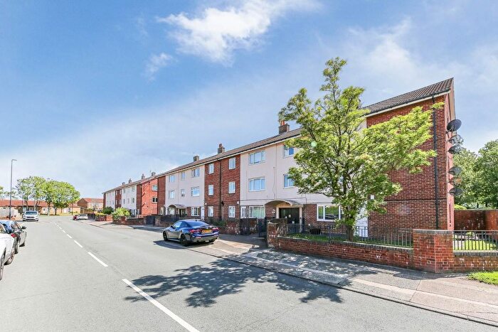 2 Bedroom Flat To Rent In Stoneleigh Avenue, Longbenton, NE12