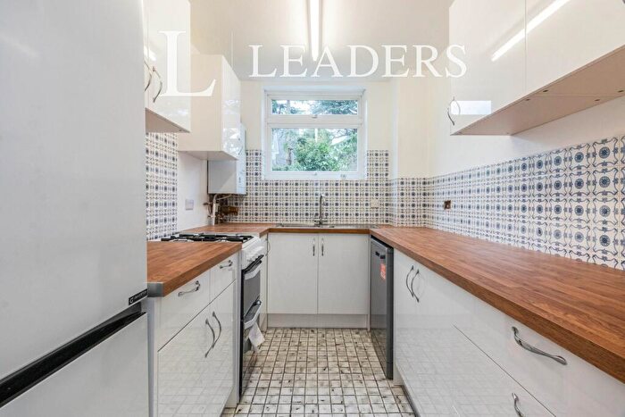 2 Bedroom Apartment To Rent In Queens Court, Ellesmere Road, KT13