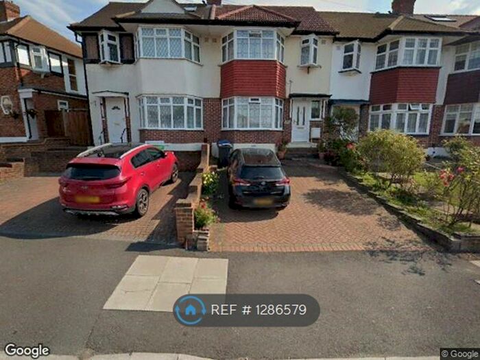 Studio To Rent In Lynmouth Avenue, Morden SM4