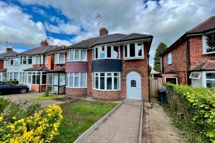 3 Bedroom Semi-Detached House To Rent In Ryde Park Road, Birmingham, B45