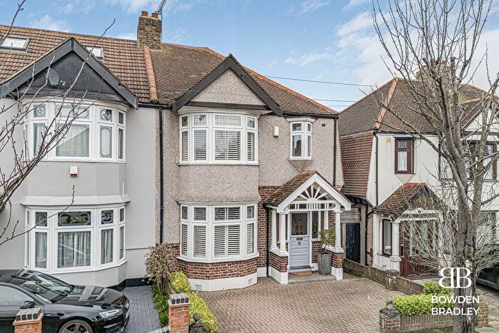 3 Bedroom Semi Detached House For Sale In Beattyville Gardens, Barkingside, IG6