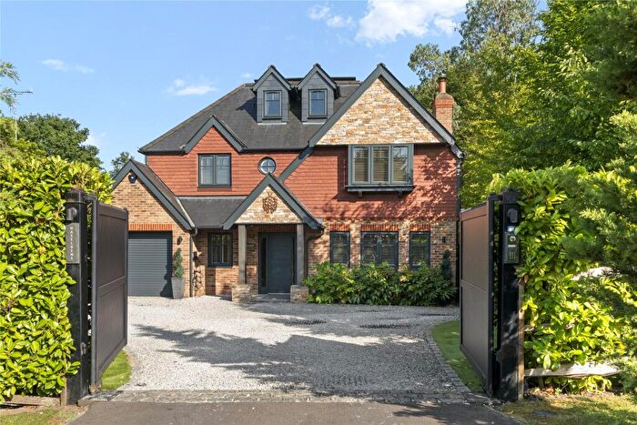5 Bedroom Detached House For Sale In Hazel Way, Fetcham, Leatherhead, Surrey, KT22