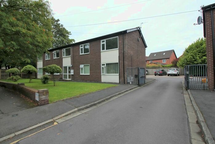 2 Bedroom Flat To Rent In Bowers Avenue, Urmston, Manchester, M41