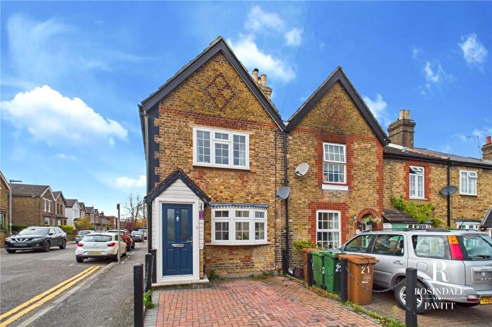 3 Bedroom End Of Terrace House For Sale In Francis Road, Wallington, SM6