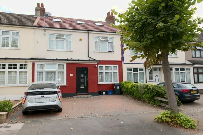 5 Bedroom Terraced House To Rent In Grasmere Gardens, Ilford, London, IG4