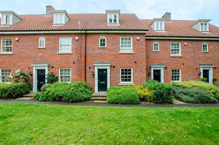 3 Bedroom Town House For Sale In Little Plumstead, Norwich, NR13