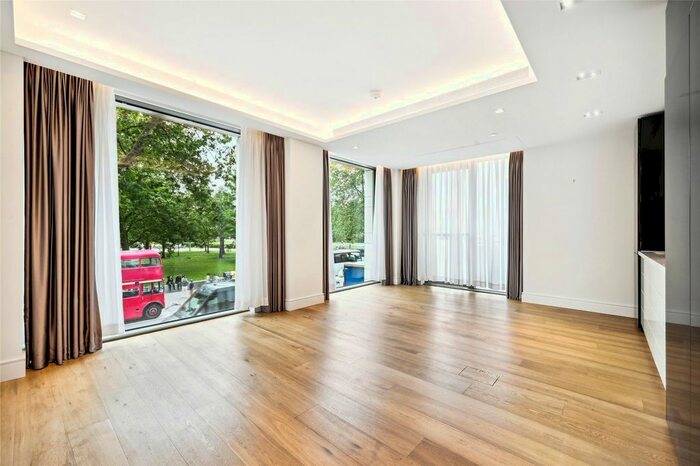 2 Bedroom Flat To Rent In Belvedere Road, London, SE1