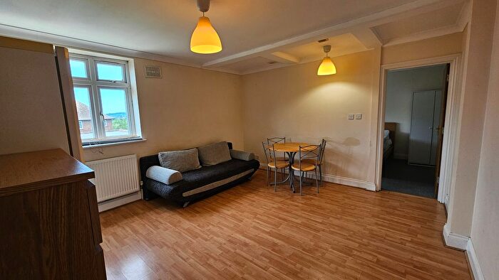 2 Bedroom Flat To Rent In Dennis Avenue, Wembley, HA9