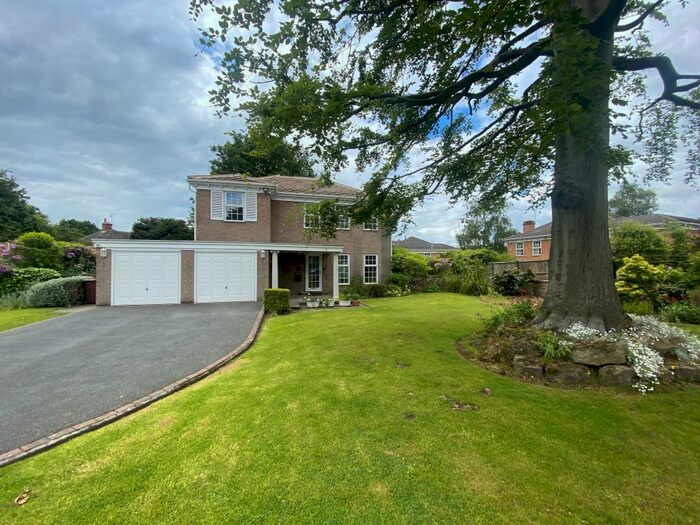 4 Bedroom House To Rent In Grangewood Gardens, Leeds, LS16